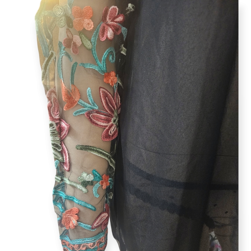 Open Embroidered Robe - Picture 7 of 11